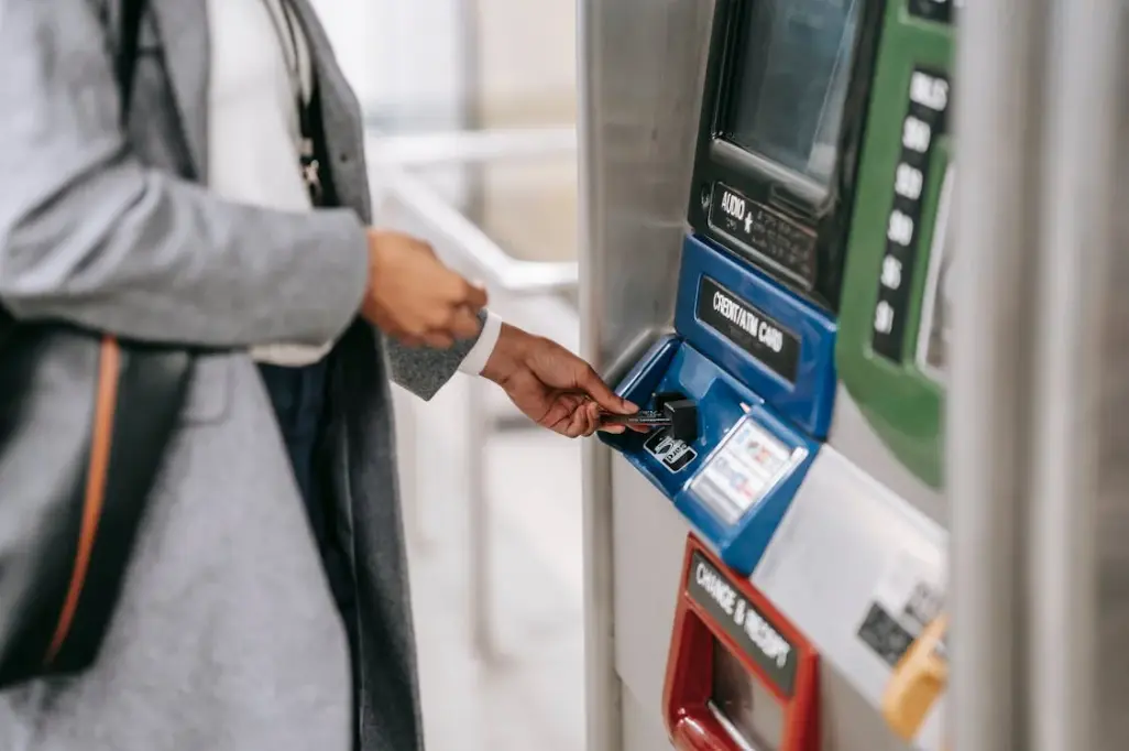Debit card advantages and disadvantages