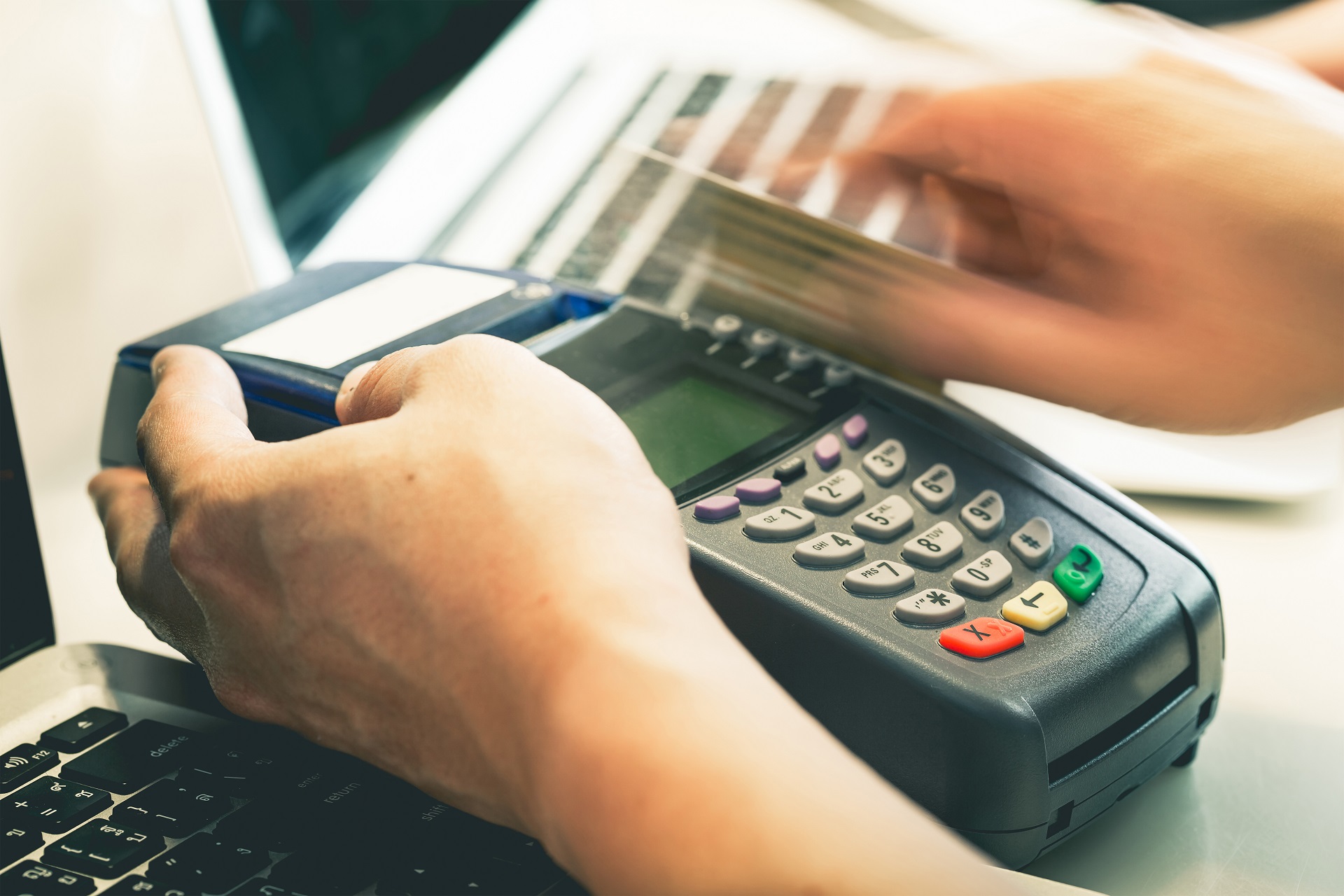 How do card machines work