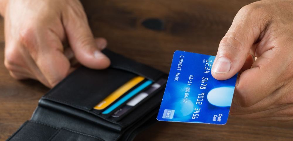 Debit card advantages and disadvantages