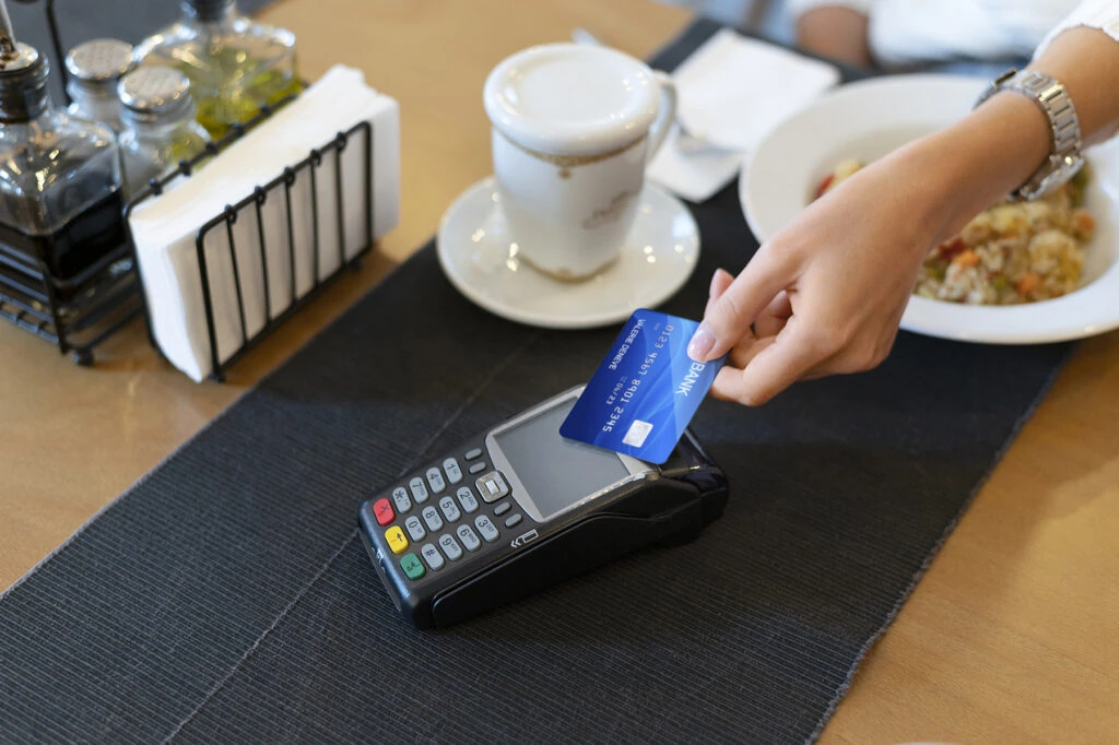 Understanding how to reset the Ingenico card machine
