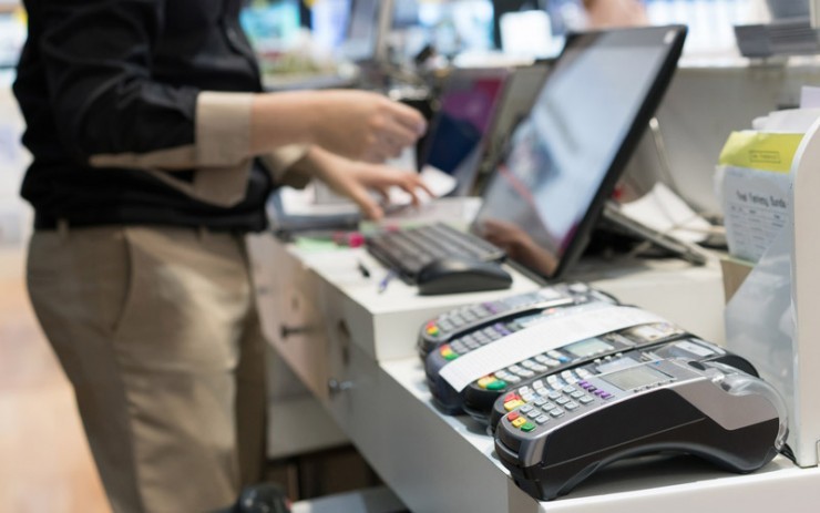 When using a pos device the payment must be processed